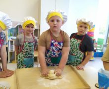 Pszczółki – Dziecięce kulinaria ,, Włoska pizza” w ramach tematu Unia Europejska